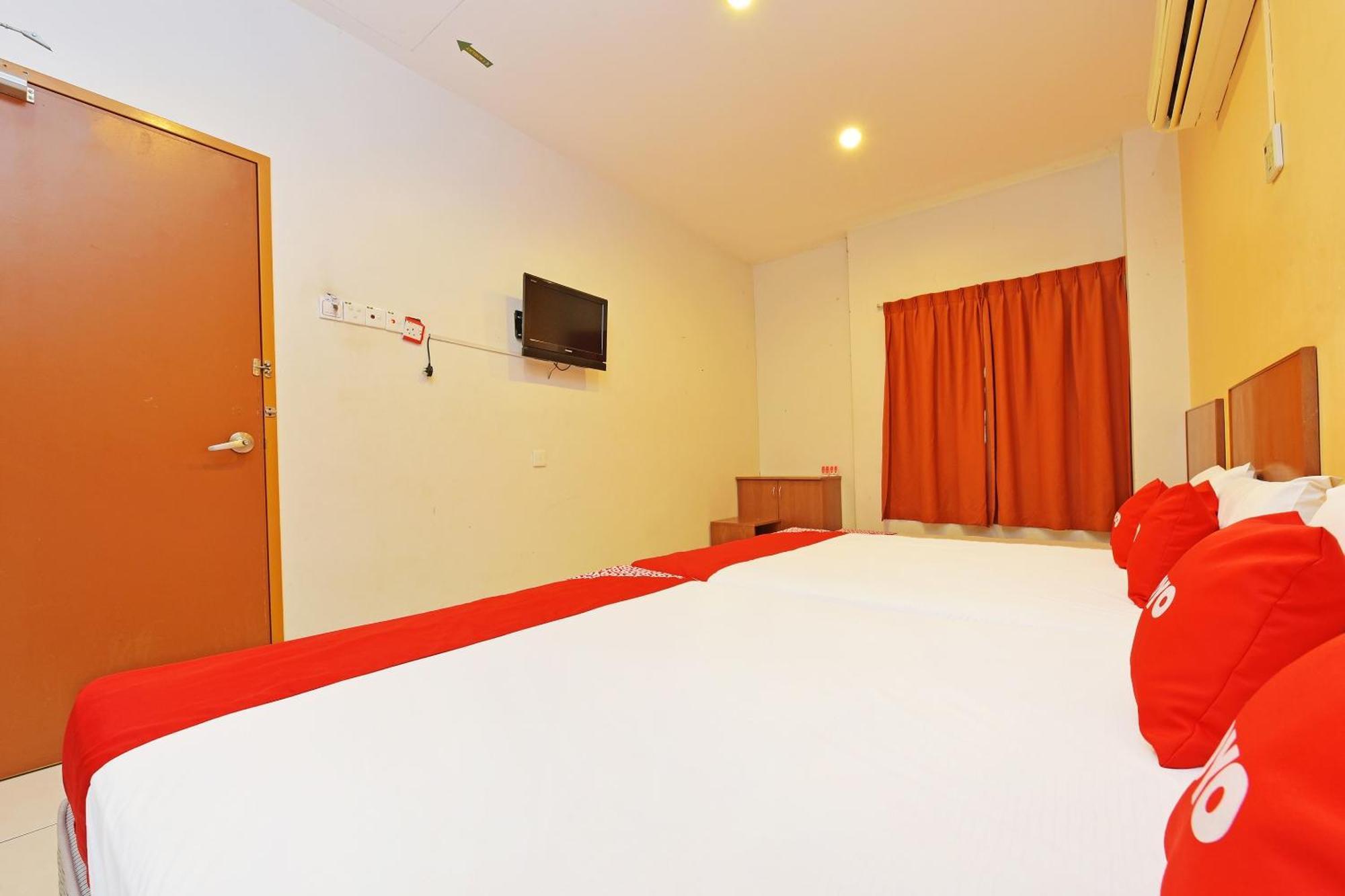 Oyo 582 Hotel Walk Inn Kampong Pasir Puteh  Exterior photo