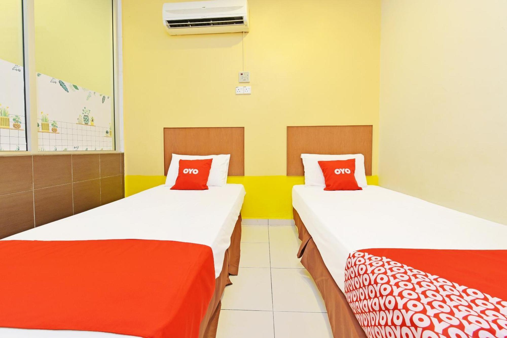 Oyo 582 Hotel Walk Inn Kampong Pasir Puteh  Exterior photo