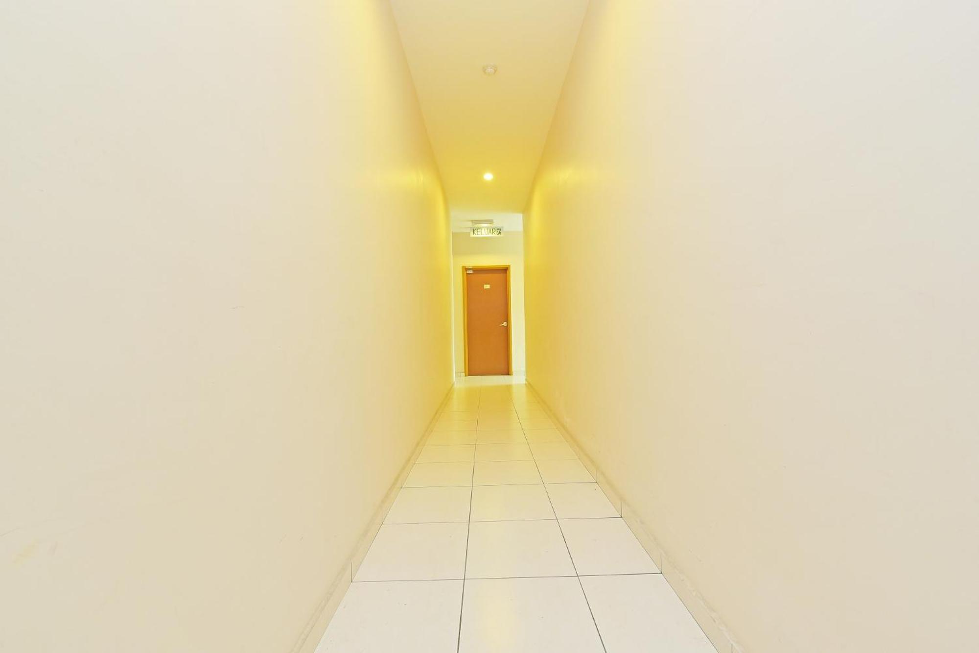 Oyo 582 Hotel Walk Inn Kampong Pasir Puteh  Exterior photo