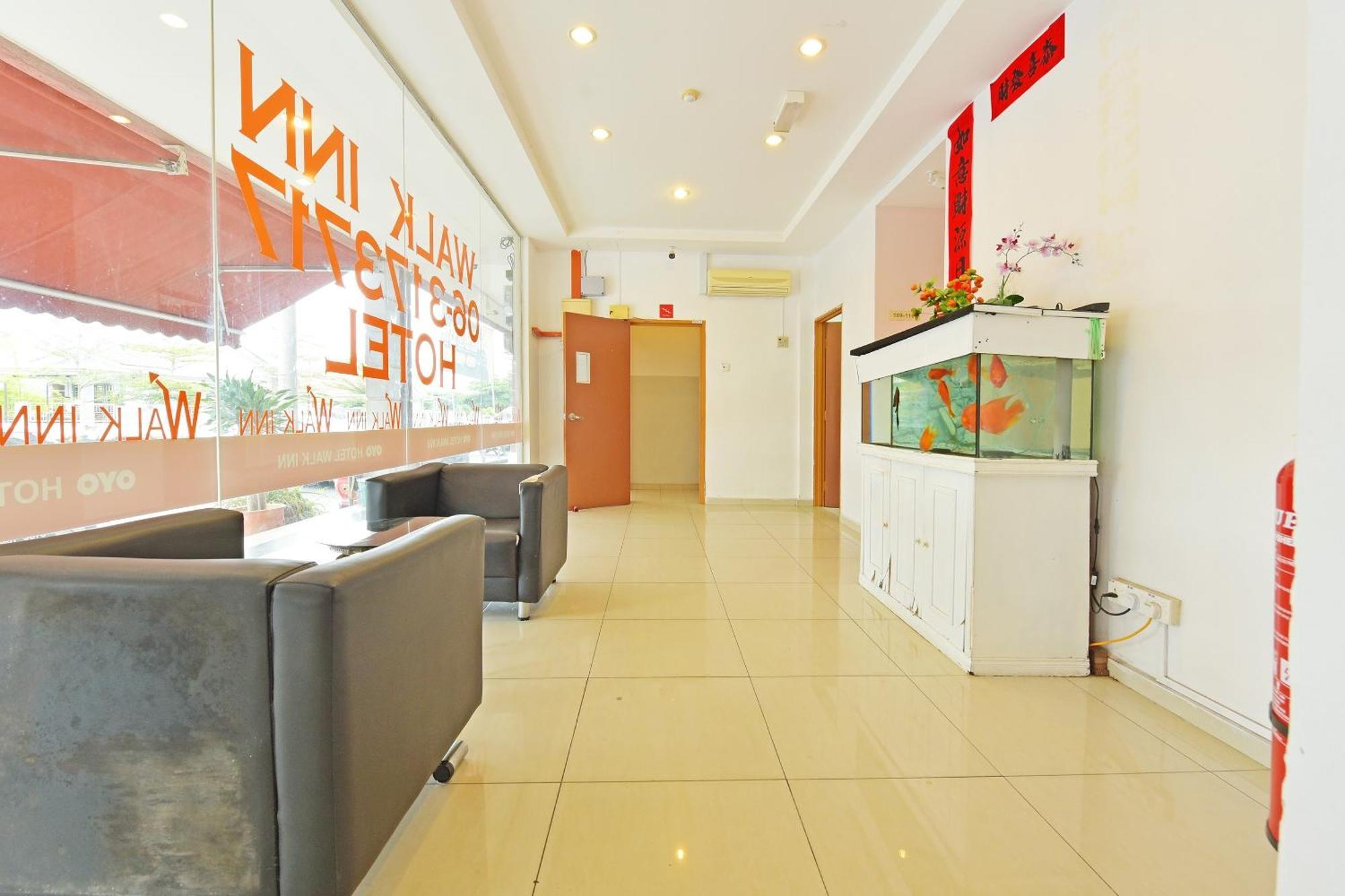 Oyo 582 Hotel Walk Inn Kampong Pasir Puteh  Exterior photo